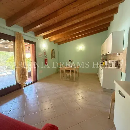 Flavia With Pool And Private Parking Hébergement de vacances